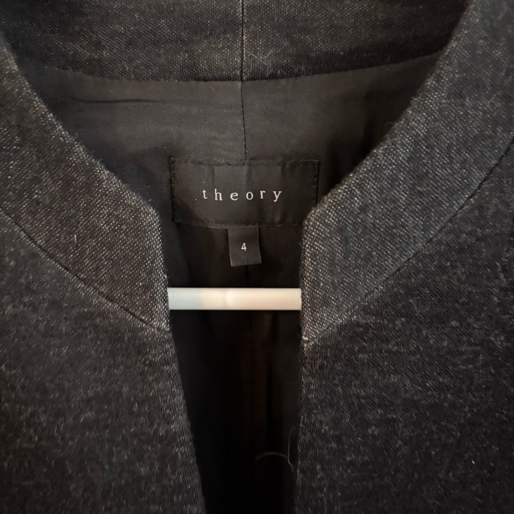 greyish black blazer mint condition clasp form of button up - Picture 6 of 7